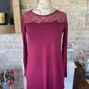 Old Navy burgundy lace tunic top size S